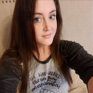 Meet your Posher, Leslie